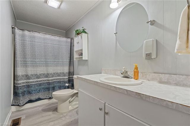 1111 Forest Lane, Thomasville, NC 27360