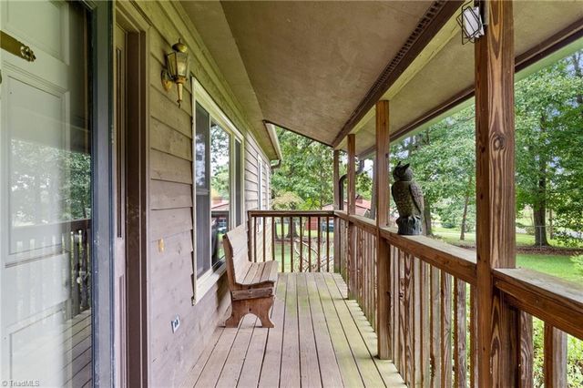 1111 Forest Lane, Thomasville, NC 27360