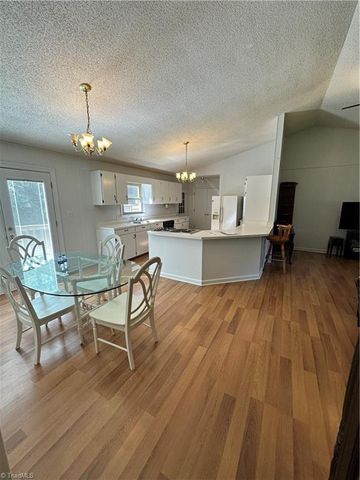 1111 Forest Lane, Thomasville, NC 27360