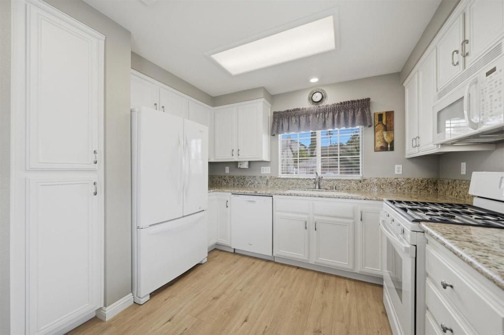 Image 10 of property listing at 32936 Sotelo Drive, Temecula, CA 92592
