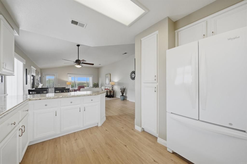 Image 12 of property listing at 32936 Sotelo Drive, Temecula, CA 92592