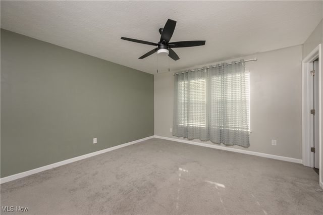 568 Auld Farm Circle, Akron, OH 44320