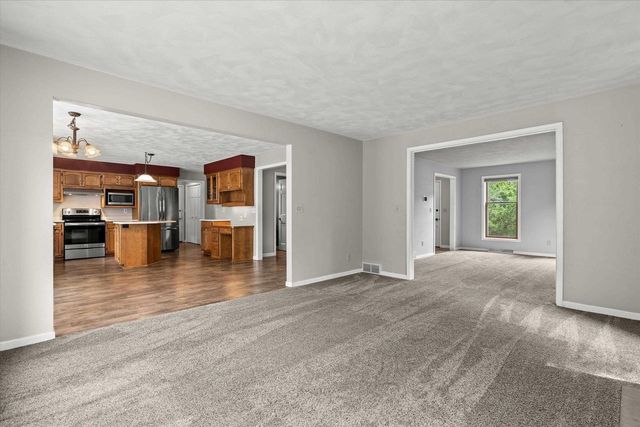 1141 PENDLETON ROAD, Neenah, WI 54956