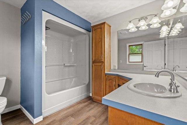 1141 PENDLETON ROAD, Neenah, WI 54956