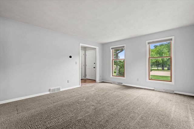 1141 PENDLETON ROAD, Neenah, WI 54956