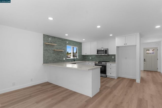 12 Merrimac Pl, Pittsburg, CA 94565