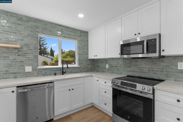 12 Merrimac Pl, Pittsburg, CA 94565