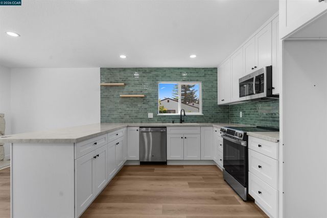 12 Merrimac Pl, Pittsburg, CA 94565