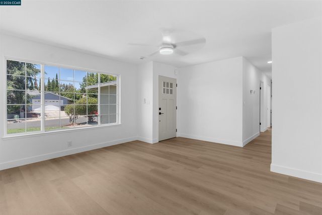 12 Merrimac Pl, Pittsburg, CA 94565