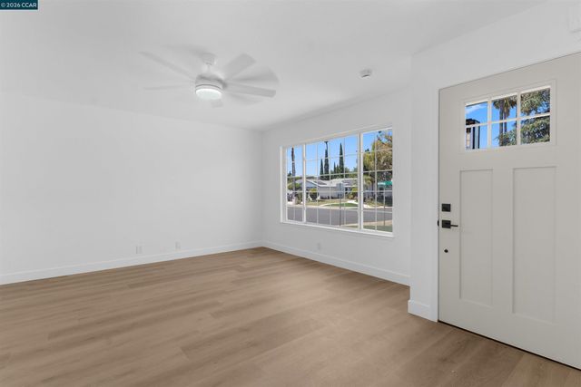 12 Merrimac Pl, Pittsburg, CA 94565