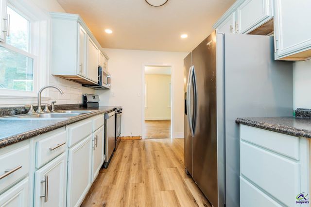 111 benton Avenue, Warner Robins, GA 31088