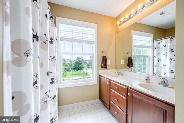 76 LANDMARK DR, Stafford, VA 22554