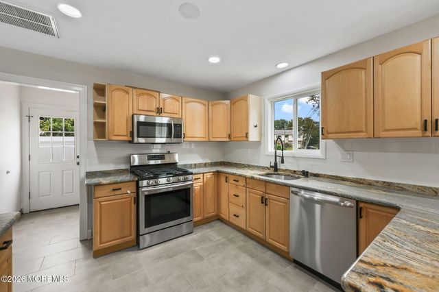 20 Middle Lane, Long Branch, NJ 07740