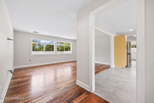 20 Middle Lane, Long Branch, NJ 07740