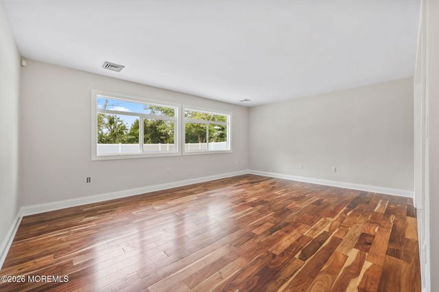 20 Middle Lane, Long Branch, NJ 07740