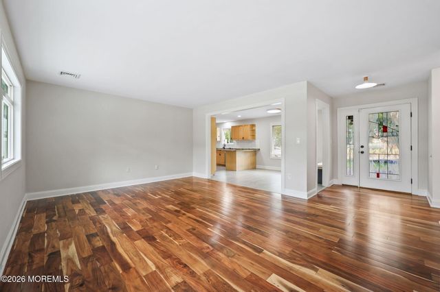 20 Middle Lane, Long Branch, NJ 07740