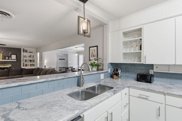 1308 W Redbud Drive, Hurst, TX 76053