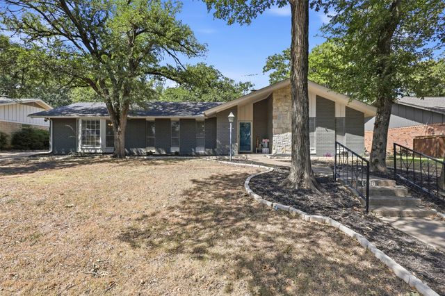 1308 W Redbud Drive, Hurst, TX 76053