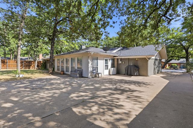 1308 W Redbud Drive, Hurst, TX 76053