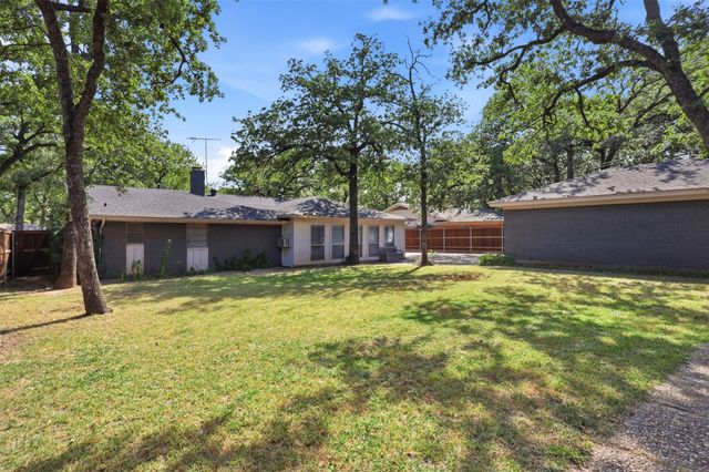 1308 W Redbud Drive, Hurst, TX 76053