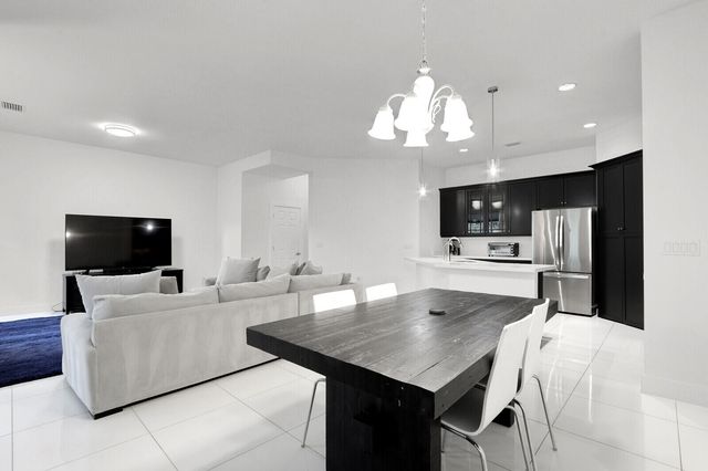 7113 Kensington Court, Palm Beach Gardens, FL 33418