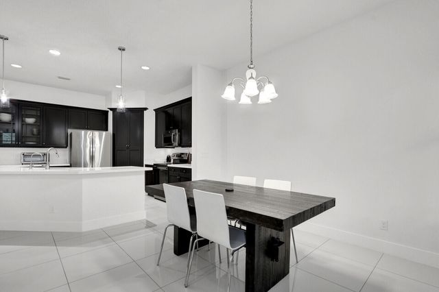 7113 Kensington Court, Palm Beach Gardens, FL 33418