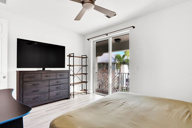 7113 Kensington Court, Palm Beach Gardens, FL 33418