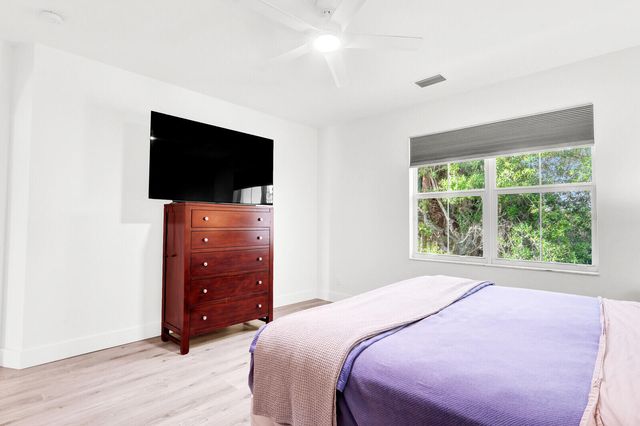 7113 Kensington Court, Palm Beach Gardens, FL 33418