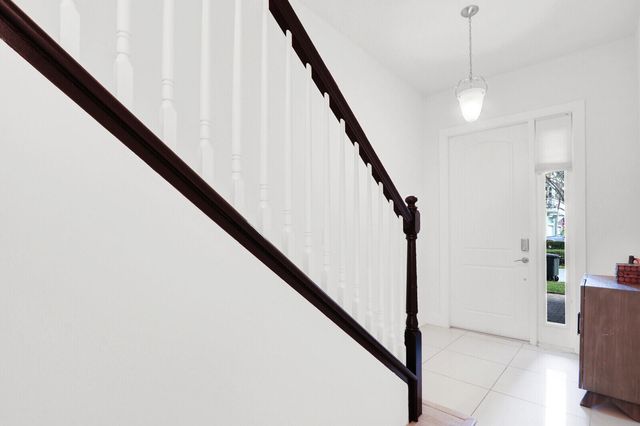 7113 Kensington Court, Palm Beach Gardens, FL 33418