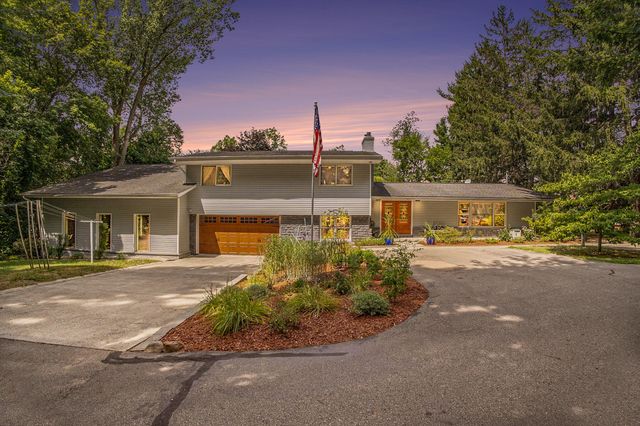 5255 16th Avenue, Hudsonville, MI 49426