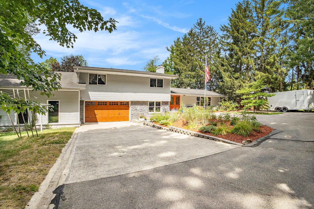 5255 16th Avenue, Hudsonville, MI 49426