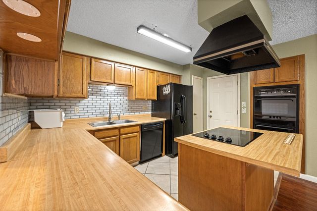 10714 Sherburne Drive, Houston, TX 77072