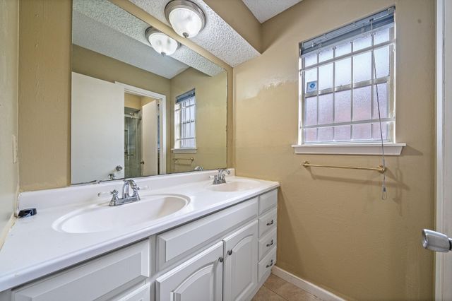 10714 Sherburne Drive, Houston, TX 77072