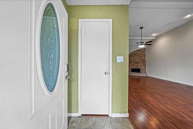 10714 Sherburne Drive, Houston, TX 77072