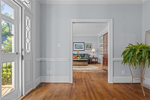 7 Ashton Square, Greensboro, NC 27408