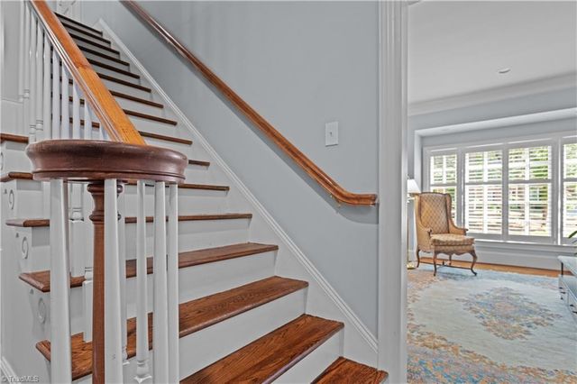 7 Ashton Square, Greensboro, NC 27408