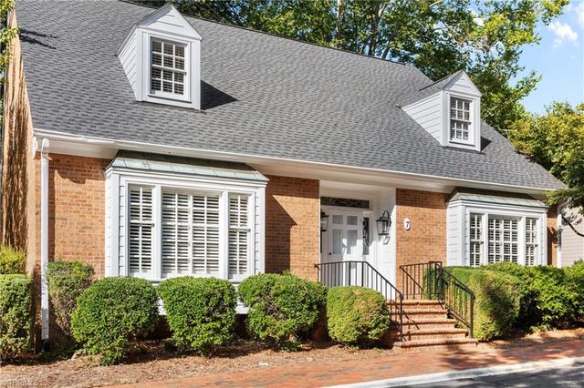 7 Ashton Square, Greensboro, NC 27408