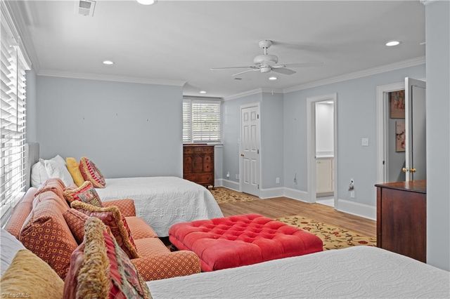 7 Ashton Square, Greensboro, NC 27408