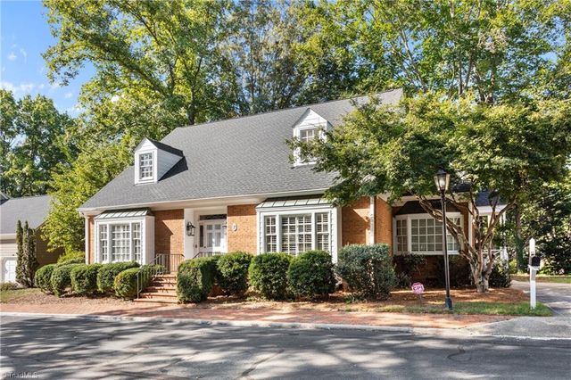 7 Ashton Square, Greensboro, NC 27408