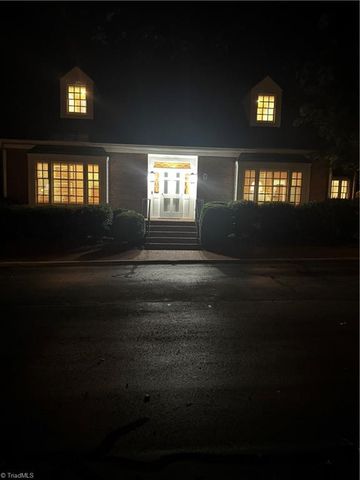 7 Ashton Square, Greensboro, NC 27408