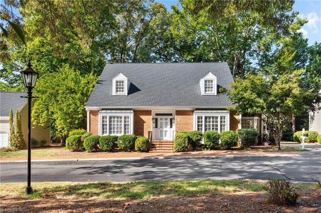7 Ashton Square, Greensboro, NC 27408