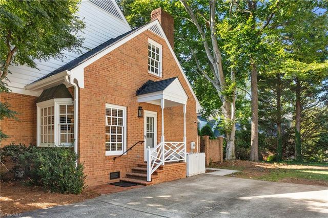 7 Ashton Square, Greensboro, NC 27408