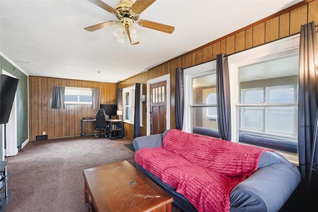 1602 E 32nd Court, Des Moines, IA 50317