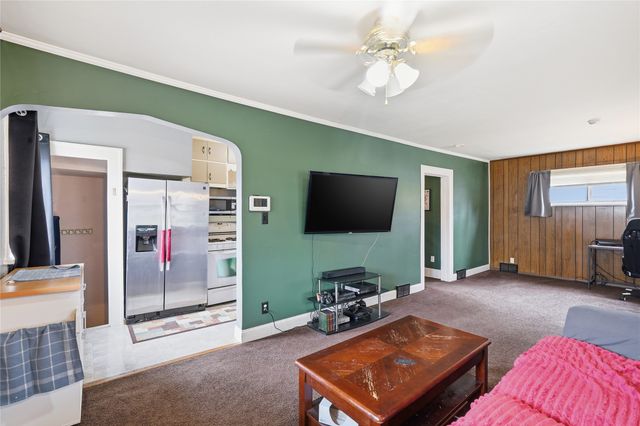 1602 E 32nd Court, Des Moines, IA 50317