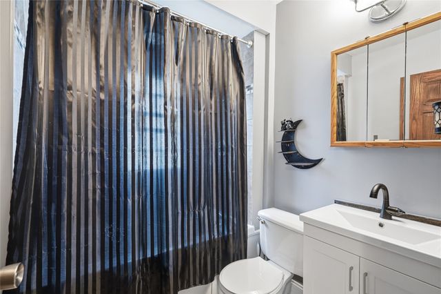 1602 E 32nd Court, Des Moines, IA 50317