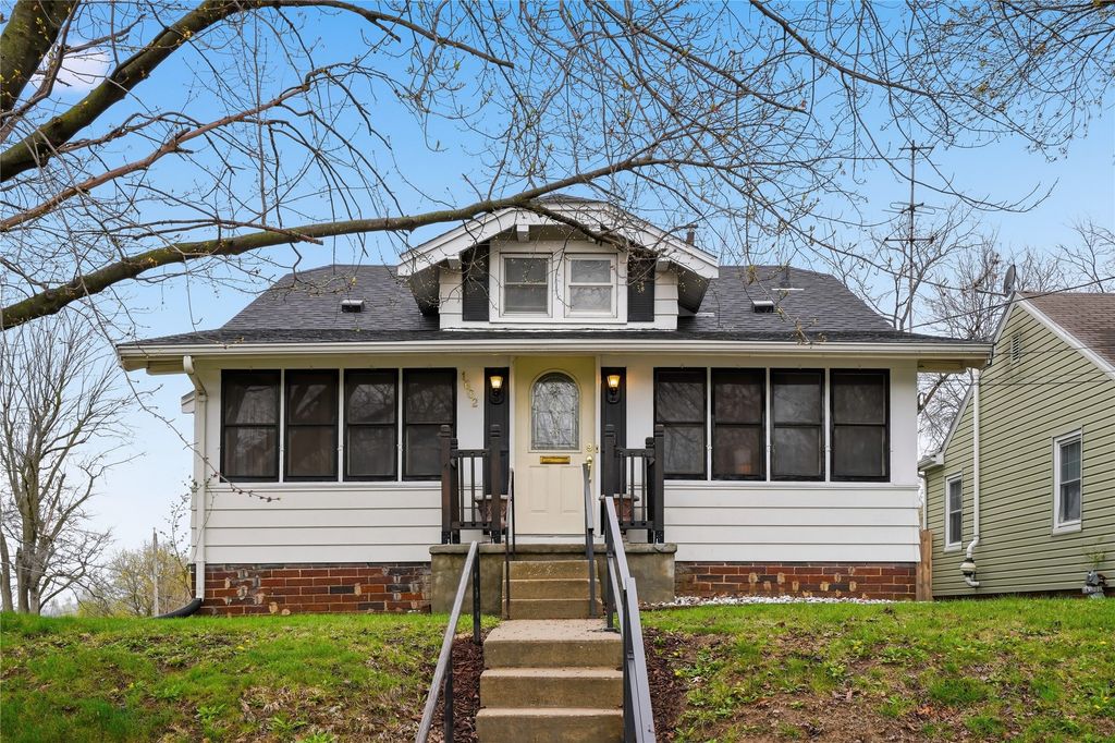 1602 E 32nd Court, Des Moines, IA 50317