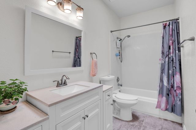 4605 Mesa Encantada Court NW, Albuquerque, NM 87120