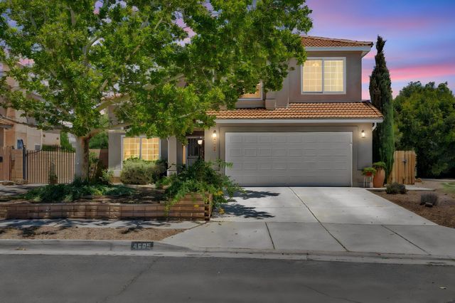 4605 Mesa Encantada Court NW, Albuquerque, NM 87120