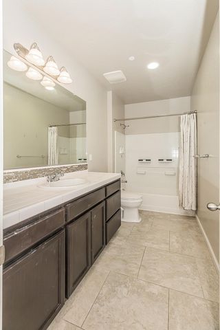 3028 N Hornet Avenue, Fresno, CA 93737