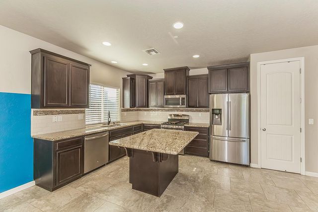 3028 N Hornet Avenue, Fresno, CA 93737